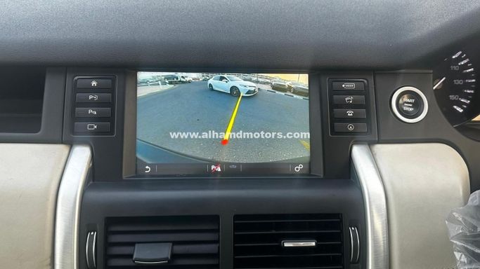 Подержанный Land Rover Discovery V, 2.0 л, 2016 в Дубае от Alhamd Motors Черный цвет. Other | AUTO.AE