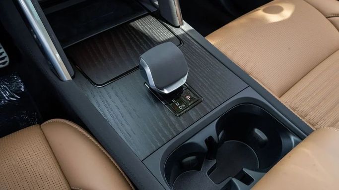 New Land Rover Discovery Sport I Facelift, 2.0 l, 2025 in Dubai by Altass Motors, White color. Other | AUTO.AE