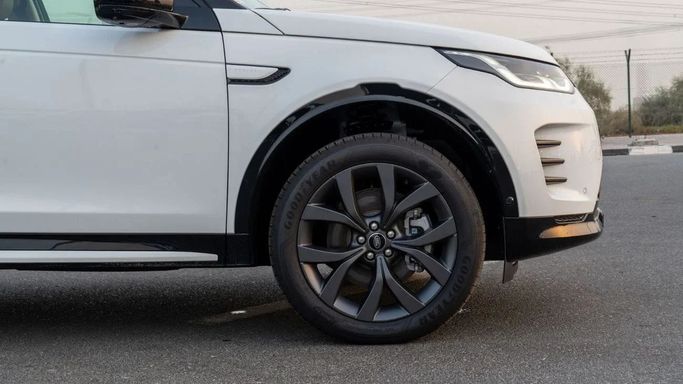 New Land Rover Discovery Sport I Facelift, 2.0 l, 2025 in Dubai by Altass Motors, White color. Other | AUTO.AE