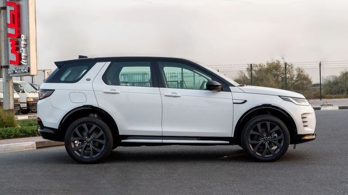 Новый Land Rover Discovery Sport I Рестайлинг, 2.0 л, 2025 в Дубае от Altass Motors Белый цвет. Other | AUTO.AE