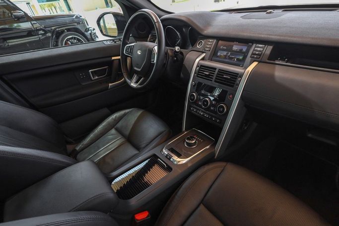 Used Land Rover Discovery Sport I, 2.0 l, 2018 in Dubai by Linda Cars, Silver color. GCC Specs | AUTO.AE