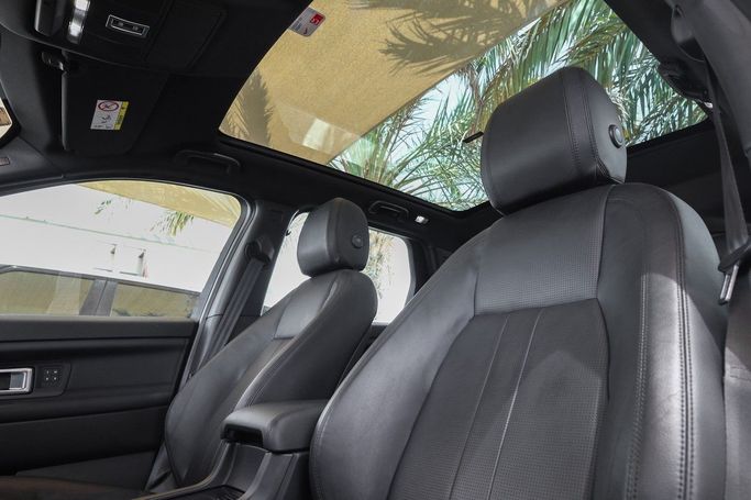 Used Land Rover Discovery Sport I, 2.0 l, 2018 in Dubai by Linda Cars, Silver color. GCC Specs | AUTO.AE