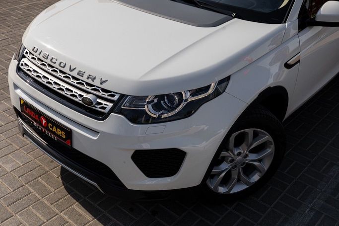 Подержанный Land Rover Discovery Sport I, 2.0 л, 2018 в Дубае от Linda Cars Белый цвет. GCC | AUTO.AE