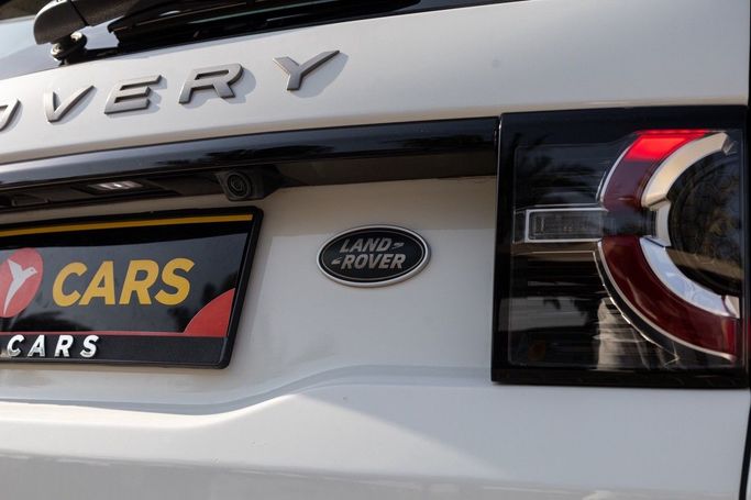 Подержанный Land Rover Discovery Sport I, 2.0 л, 2018 в Дубае от Linda Cars Белый цвет. GCC | AUTO.AE