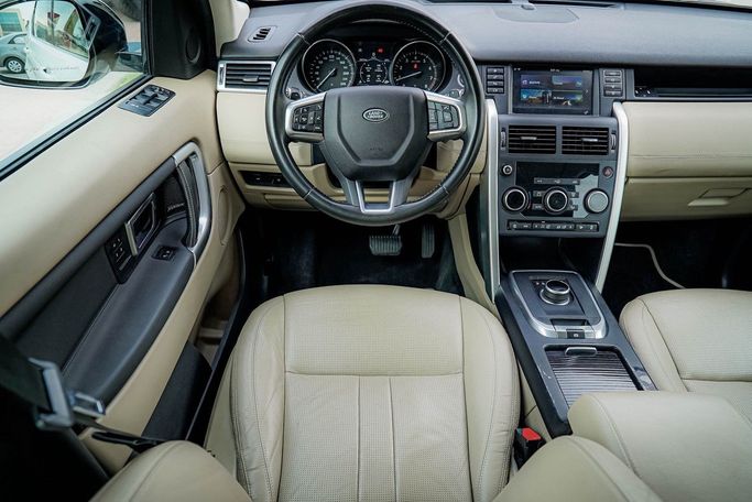 Подержанный Land Rover Discovery Sport I, 2.0 л, 2018 в Дубае от Linda Cars Белый цвет. GCC | AUTO.AE