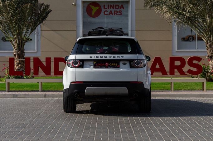 Подержанный Land Rover Discovery Sport I, 2.0 л, 2018 в Дубае от Linda Cars Белый цвет. GCC | AUTO.AE