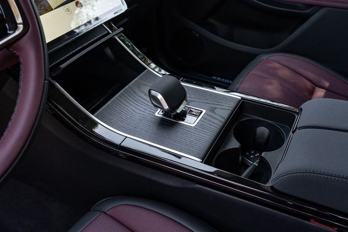 Новый Land Rover Range Rover Evoque P250 MHEV Long II Рестайлинг, 2.0 л, 2025 в Дубае от Altass Motors Белый цвет. Other | AUTO.AE