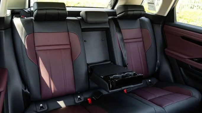Новый Land Rover Range Rover Evoque P250 MHEV Long II Рестайлинг, 2.0 л, 2025 в Дубае от Altass Motors Черный цвет. Other | AUTO.AE