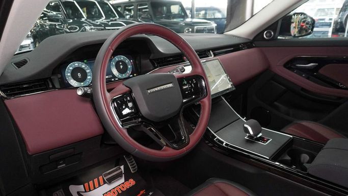 Новый Land Rover Range Rover Evoque II, 2.0 л, 2025 в Дубае от Najem Motors Серебристый цвет. Китайская | AUTO.AE