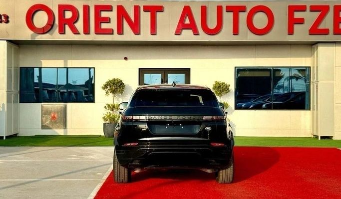 Новый Land Rover Range Rover Evoque P300e (PHEV) II Рестайлинг, 1.5 л, 2023 в Дубае от Orient Auto FZE Черный цвет. Европейская | AUTO.AE