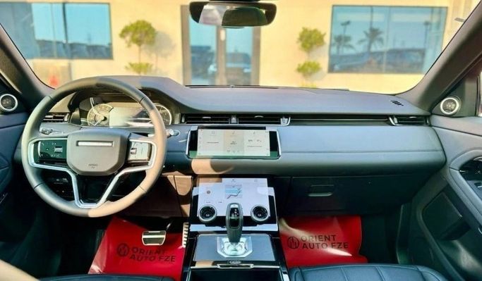 Новый Land Rover Range Rover Evoque P300e (PHEV) II Рестайлинг, 1.5 л, 2023 в Дубае от Orient Auto FZE Черный цвет. Европейская | AUTO.AE