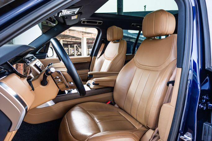 Land Rover Range Rover P530 MHEV V, 2023 внедорожник 5 дв. бизнес класса в Дубае от POF RENTAL синий цвет | AUTO.AE