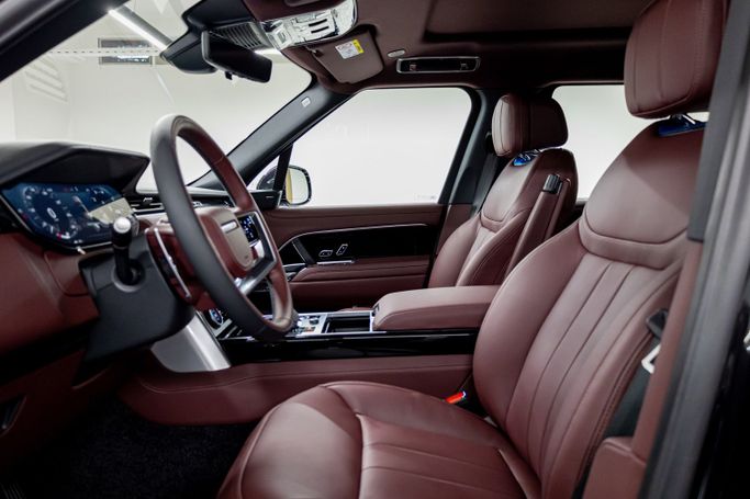 Land Rover Range Rover P530 MHEV V, 2023 внедорожник 5 дв. бизнес класса в Дубае от POF RENTAL черный цвет | AUTO.AE