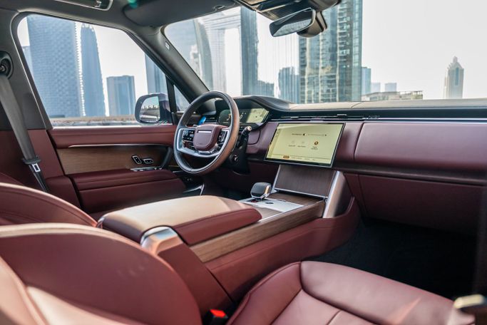 Land Rover Range Rover P530 MHEV V, 2024 внедорожник 5 дв. бизнес класса в Дубае от POF RENTAL серый цвет | AUTO.AE