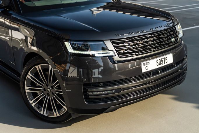 Land Rover Range Rover P530 MHEV V, 2024 внедорожник 5 дв. бизнес класса в Дубае от POF RENTAL серый цвет | AUTO.AE