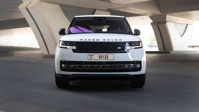 Land Rover Range Rover V, 2023 внедорожник 5 дв. бизнес класса в Дубае от AVA car rental белый цвет | AUTO.AE