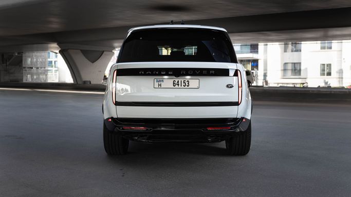 Land Rover Range Rover P530 MHEV V, 2023 business suv 5 dr. for rent in Dubai by AVA car rental, white color | AUTO.AE