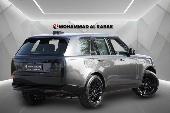 Новый Land Rover Range Rover P530 MHEV V, 4.4 л, 2025 в Дубае от Mohammad Alkarak Motors Серый цвет. GCC | AUTO.AE