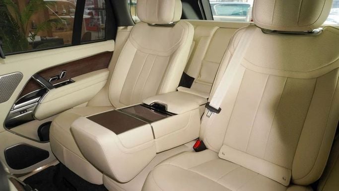 مستعملة Land Rover Range Rover P530 MHEV V, 4.4 l, 2024 في في دبي من Laith Alobaidi Motors، اللون أسود. المواصفات الأوروبية | AUTO.AE