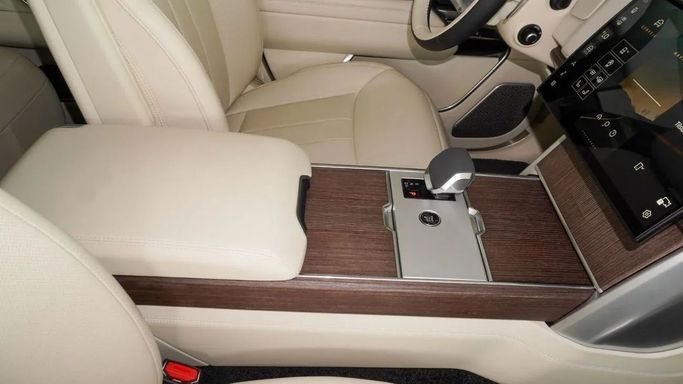 مستعملة Land Rover Range Rover P530 MHEV V, 4.4 l, 2024 في في دبي من Laith Alobaidi Motors، اللون أسود. المواصفات الأوروبية | AUTO.AE