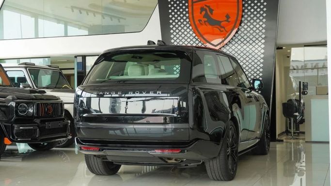 مستعملة Land Rover Range Rover P530 MHEV V, 4.4 l, 2024 في في دبي من Laith Alobaidi Motors، اللون أسود. المواصفات الأوروبية | AUTO.AE