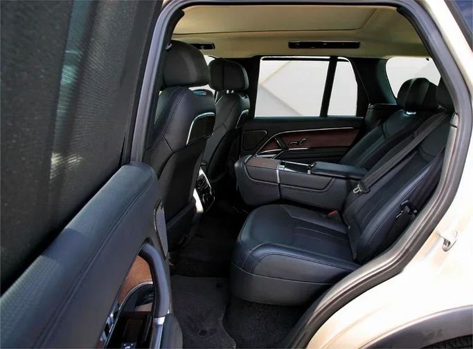 مستعملة Land Rover Range Rover P530 MHEV V, 4.4 l, 2022 في في دبي من Mohammad Alkarak Motors، اللون ذهبي. مواصفات الخليج | AUTO.AE