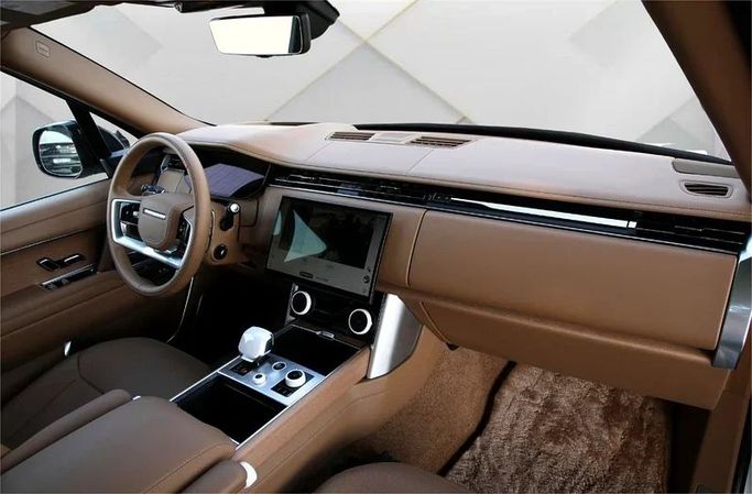 مستعملة Land Rover Range Rover P530 MHEV V, 4.4 l, 2023 في في دبي من Mohammad Alkarak Motors، اللون أزرق فاتح. أخرى | AUTO.AE