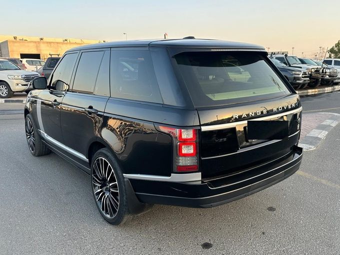 Подержанный Land Rover Range Rover IV, 5.0 л, 2016 в Дубае от Alhamd Motors Черный цвет. GCC | AUTO.AE