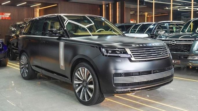 Новый Land Rover Range Rover P400 MHEV V, 3.0 л, 2025 в Дубае от Najem Motors Серый цвет. Европейская | AUTO.AE