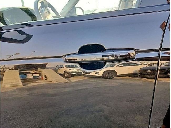 Used Land Rover Range Rover IV, 5.0 l, 2015 in Dubai by Soltan Auto, Black color. American Specs | AUTO.AE