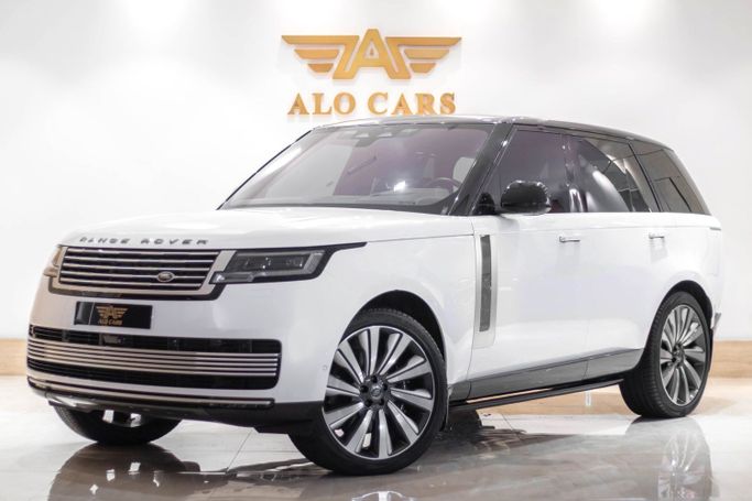 Подержанный Land Rover Range Rover P530 MHEV LONG V, 4.4 л, 2023 в Дубае от ALO CARS USED CARS LLC Белый цвет. GCC | AUTO.AE