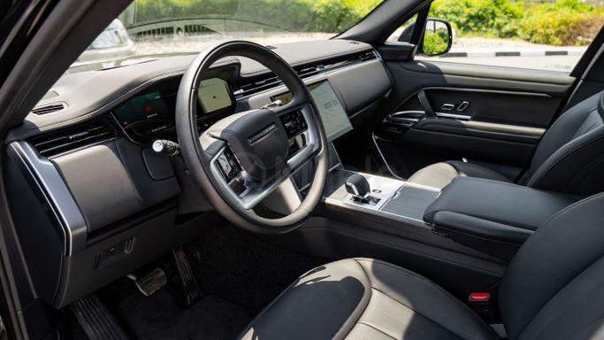 New Land Rover Range Rover P530 MHEV V, 4.4 l, 2025 in Dubai by Milele, Black color. Other | AUTO.AE