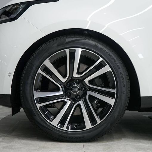 New Land Rover Range Rover P400 MHEV V, 3.0 l, 2023 in Dubai by AAA Motors, White color. GCC Specs | AUTO.AE