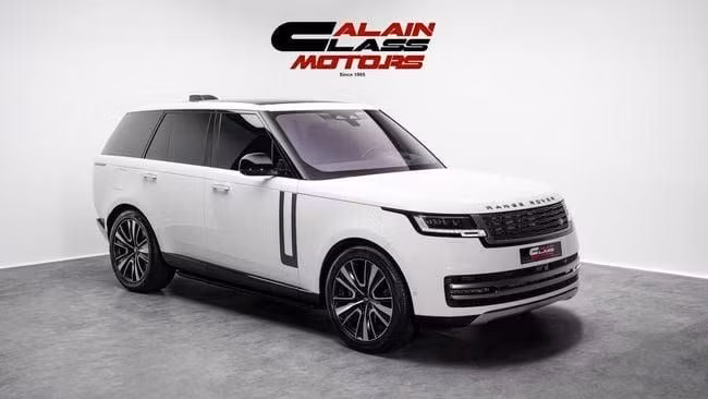 Used Land Rover Range Rover P530 MHEV V, 4.4 l, 2022 in Dubai by Al Ain Class Motors, White color. GCC Specs | AUTO.AE