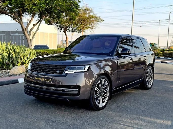 Used Land Rover Range Rover P530 MHEV V, 4.4 l, 2022 in Dubai by Q Motors, Brown color. GCC Specs | AUTO.AE