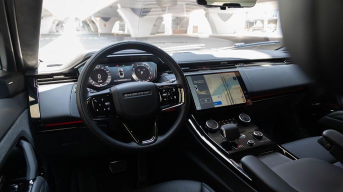 Land Rover Range Rover Sport P400 MHEV III, 2023 внедорожник 5 дв. бизнес класса в Дубае от AVA car rental черный цвет | AUTO.AE