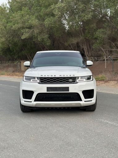 Подержанный Land Rover Range Rover Sport II Рестайлинг, 3.0 л, 2018 в Дубае от Alzahiah Cars Белый цвет. GCC | AUTO.AE