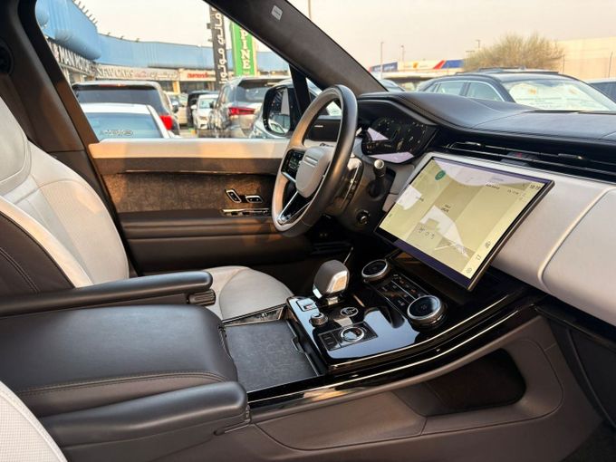مستعملة Land Rover Range Rover Sport P530 ثالثاً, 4.4 l, 2023 في في دبي من Philippine Used Cars Showroom، اللون رمادي. مواصفات الخليج | AUTO.AE