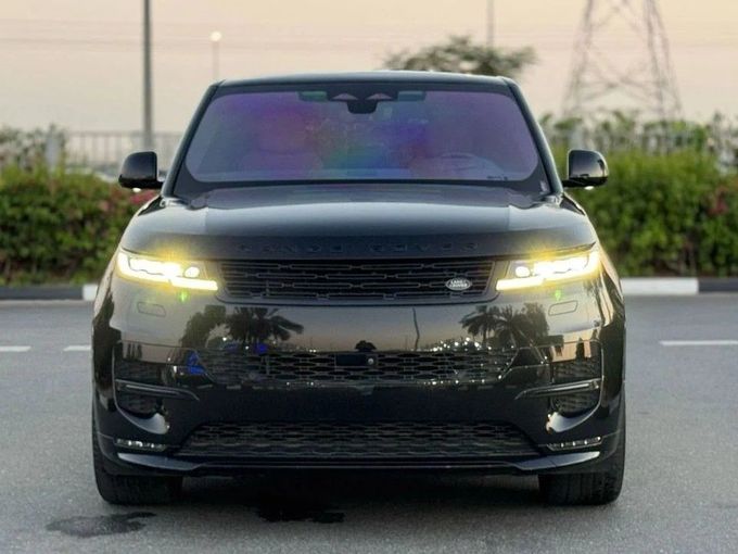 Подержанный Land Rover Range Rover Sport D350 III, 3.0 л, 2023 в Дубае от Royal Motors Черный цвет. GCC | AUTO.AE