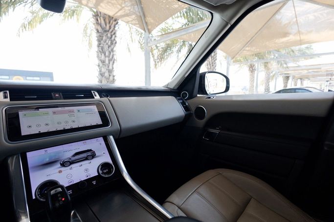 Used Land Rover Range Rover Sport II Facelift, 3.0 l, 2018 in Dubai by Linda Cars, Black color. GCC Specs | AUTO.AE