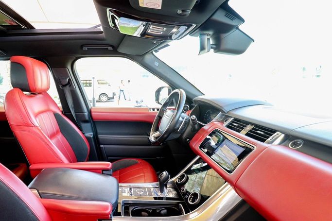 Подержанный Land Rover Range Rover Sport II Рестайлинг, 3.0 л, 2019 в Дубае от Linda Cars Черный цвет. GCC | AUTO.AE