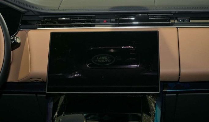 Новый Land Rover Range Rover Sport P530 III, 4.4 л, 2025 в Дубае от F7 Motors Черный цвет. Европейская | AUTO.AE