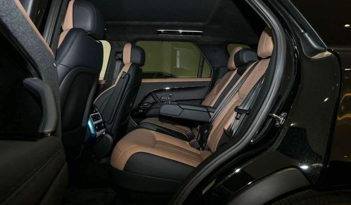 Новый Land Rover Range Rover Sport P530 III, 4.4 л, 2025 в Дубае от F7 Motors Черный цвет. Европейская | AUTO.AE