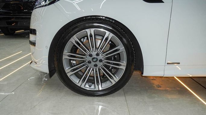 New Land Rover Range Rover Sport P530 III, 4.4 l, 2025 in Dubai by Najem Motors, White color. European Specs | AUTO.AE