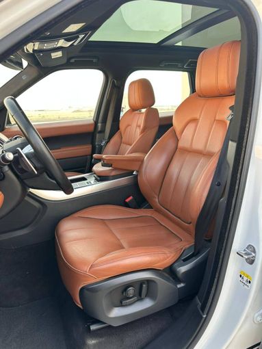 Подержанный Land Rover Range Rover Sport II, 3.0 л, 2016 в Дубае от Alzahiah Cars Белый цвет. Европейская | AUTO.AE