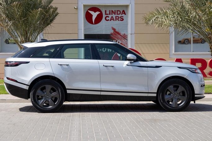Подержанный Land Rover Range Rover Velar I, 2.0 л, 2021 в Дубае от Linda Cars Серебристый цвет. GCC | AUTO.AE