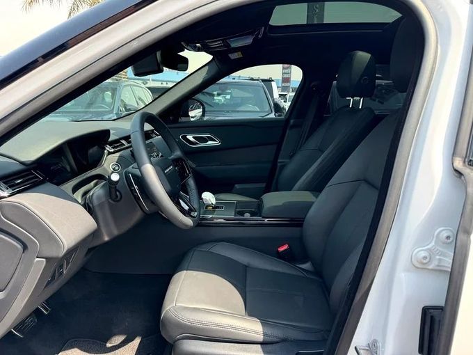 Подержанный Land Rover Range Rover Velar P250 I Рестайлинг, 2.0 л, 2024 в Дубае от Nice Cars Motos Белый цвет. Other | AUTO.AE