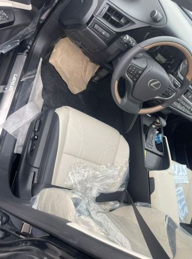 Новый Lexus ES 350 VII Рестайлинг, 3.5 л, 2024 в Дубае от Mohamed Hakim Motors Черный цвет. GCC | AUTO.AE