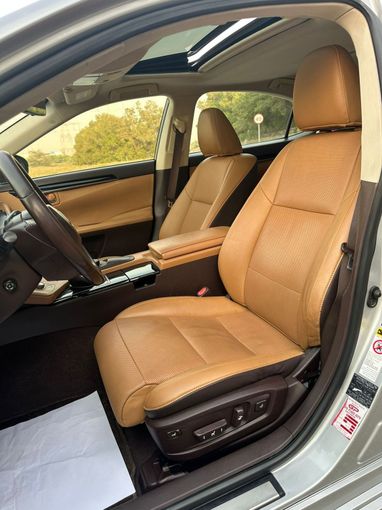 Подержанный Lexus ES 350 VI Рестайлинг, 3.5 л, 2018 в Дубае от Alzahiah Cars Серебристый цвет. GCC | AUTO.AE