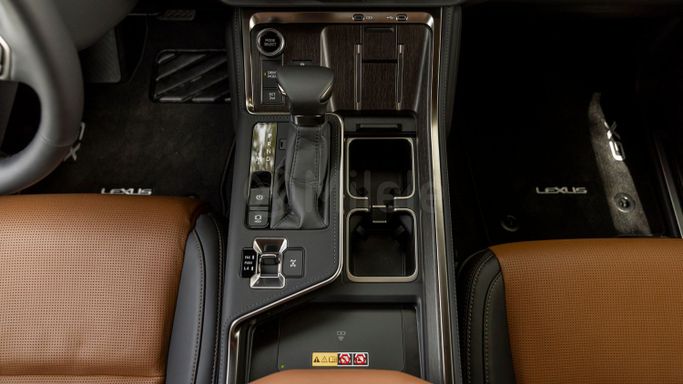 Новый Lexus GX 550 III, 3.4 л, 2025 в Дубае от Milele Черный цвет. Other | AUTO.AE